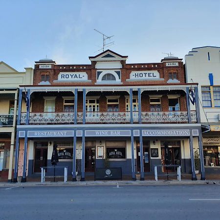 The Royal Hotel West Wyalong Esterno foto