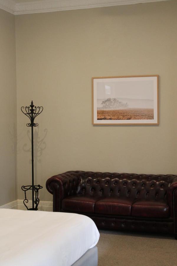 The Royal Hotel West Wyalong Esterno foto