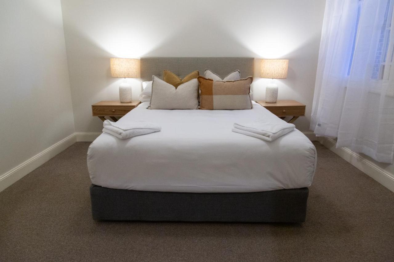 The Royal Hotel West Wyalong Esterno foto
