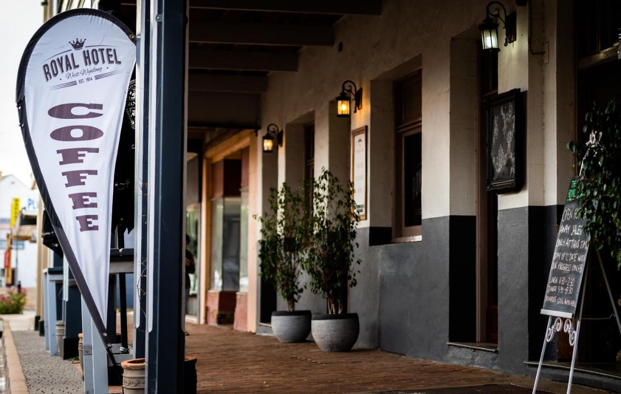 The Royal Hotel West Wyalong Esterno foto